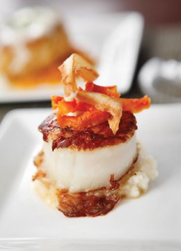 Sea Scallop with Celeriac Puree & Carrot Chips from Vinifera