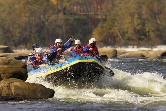 Whitewater rafting on the James River (Courtesy of Virginia Tourism Corporation )
