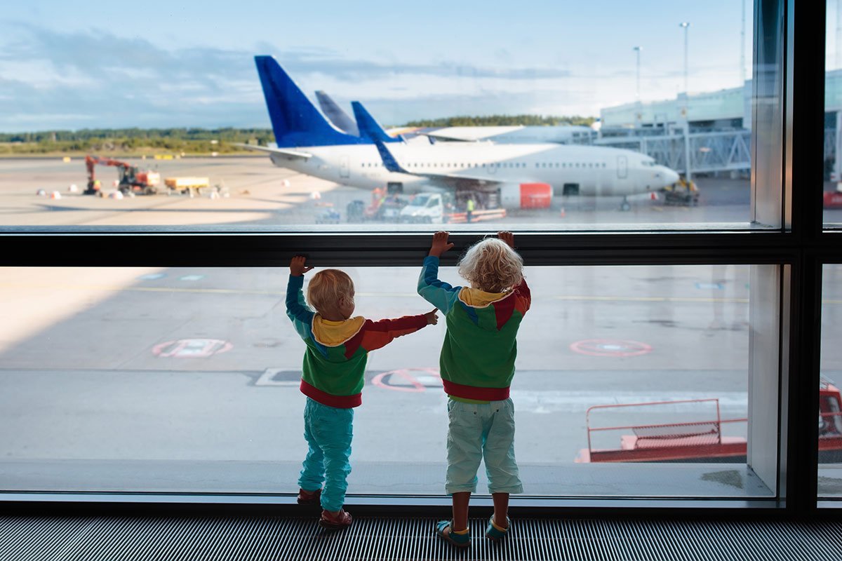 children_at_the_airport