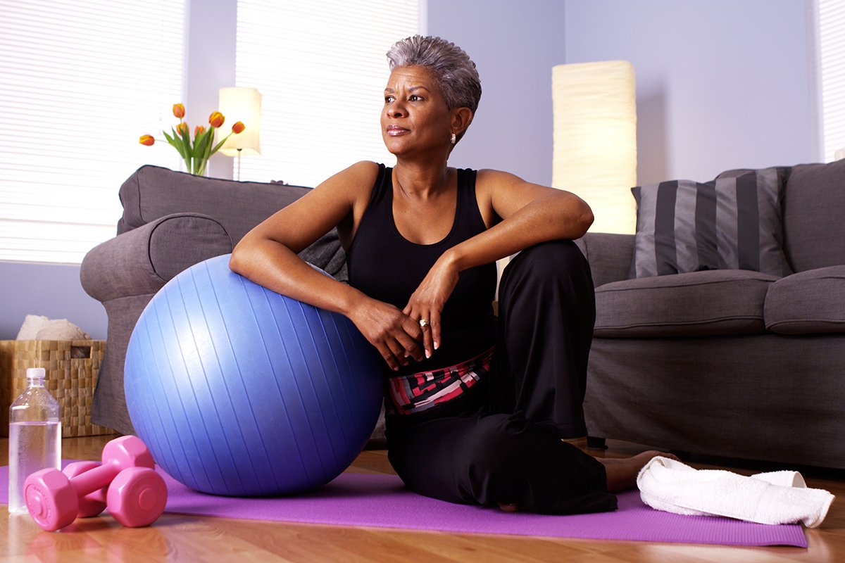 woman-with-exercise-ball