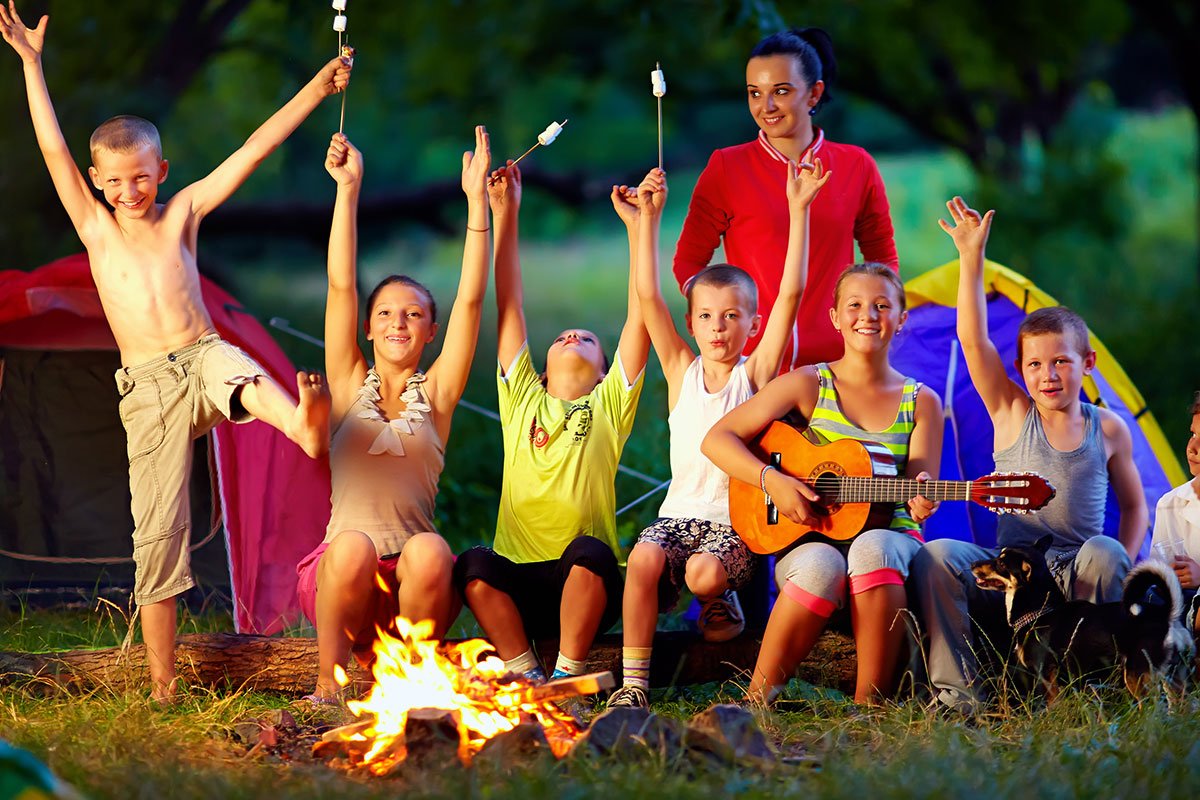 summer-camp-kids-by-camp-fire