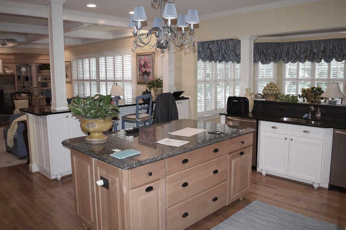 The Art Of The Kitchen Family Room Combo