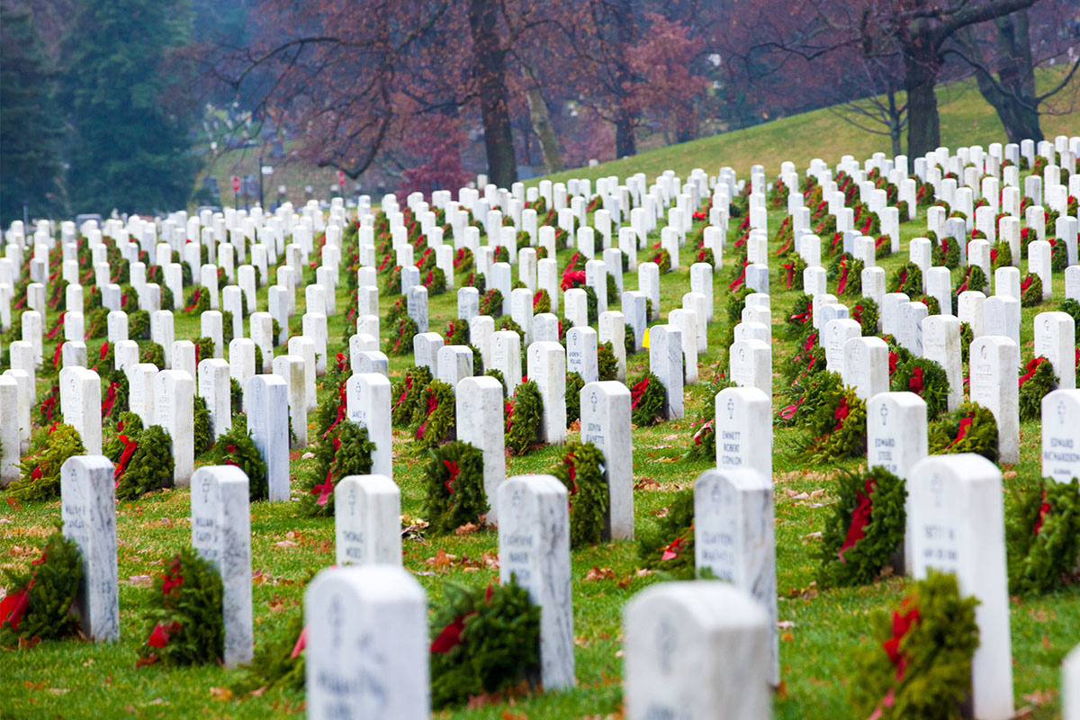 wreaths on arlington national cemetery graves