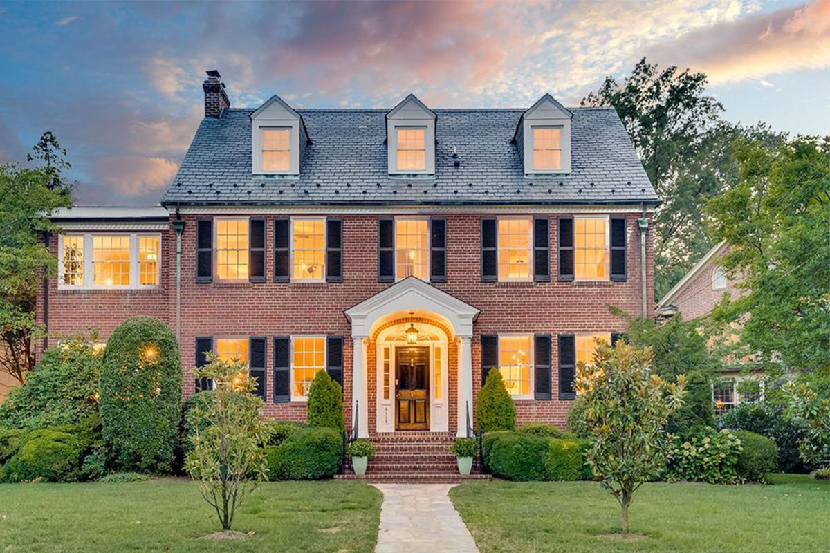 red brick colonial style home in alexandria