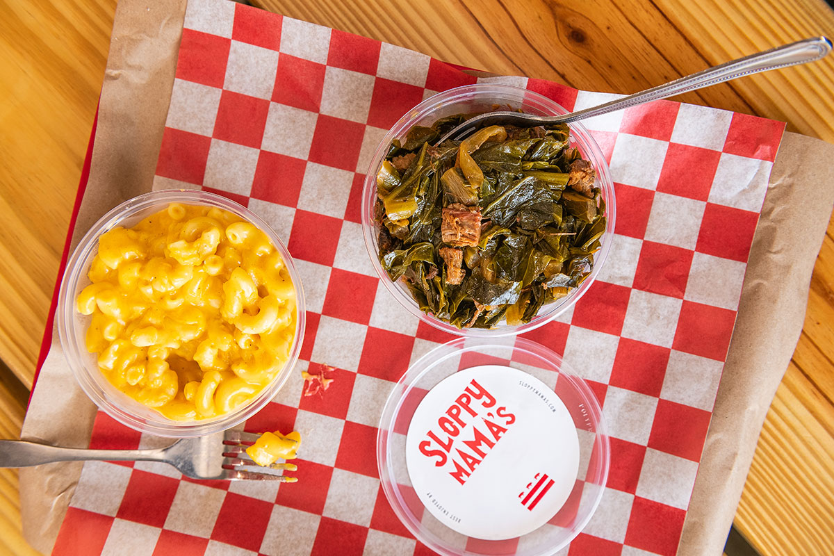 mac and cheese and collared greens on picnic paper