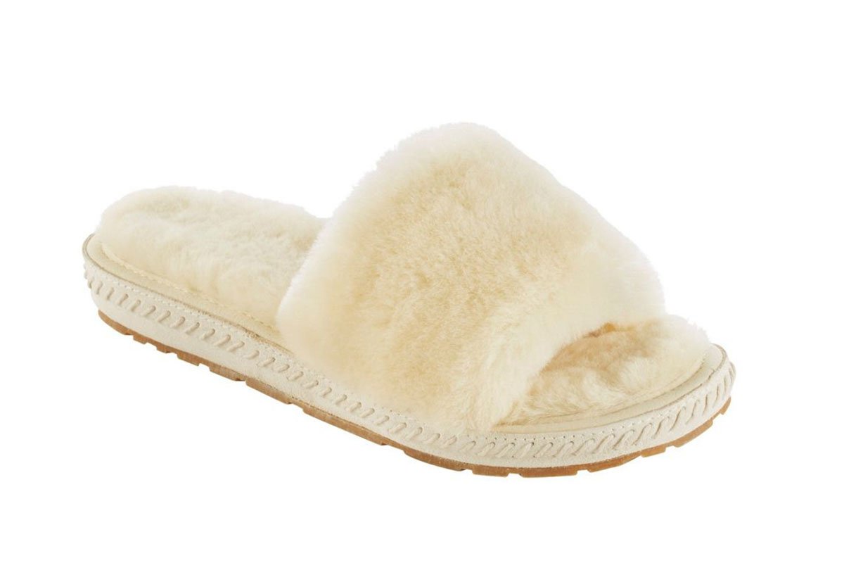 white fuzzy slide-on slipper