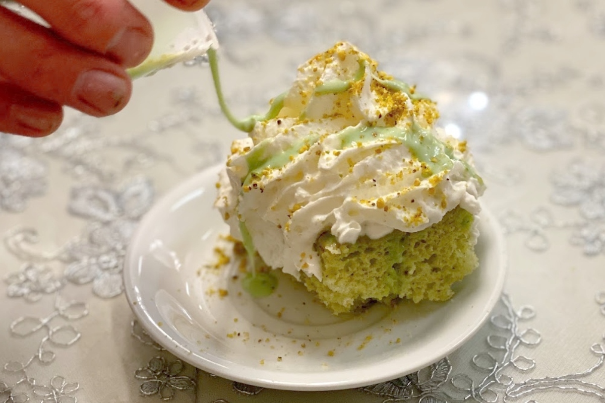 Pistachio cake at Balqees (Photo by Alice Levitt)
