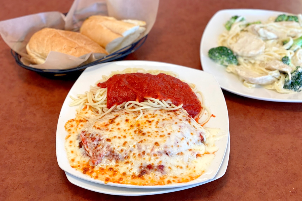 Giovanni's NY Pizza has the chicken parm our critic's been seeking
