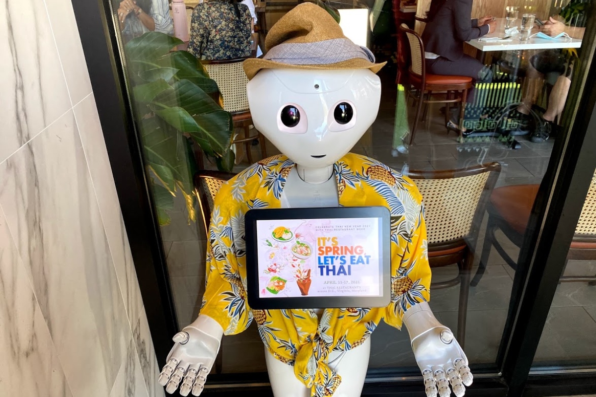Robot at Tiki Thai