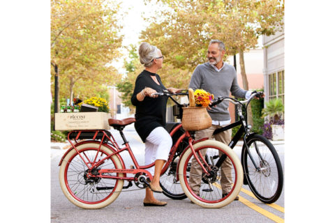 couple on bikes