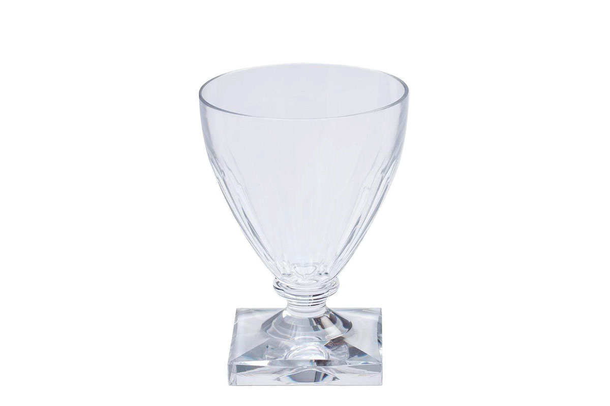 clear wine goblet