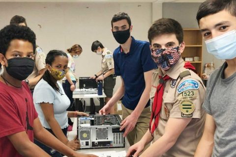 students building computer