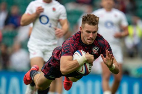 rugby player diving