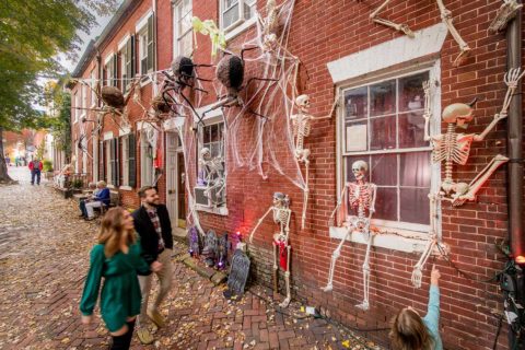 captain's row halloween decorations