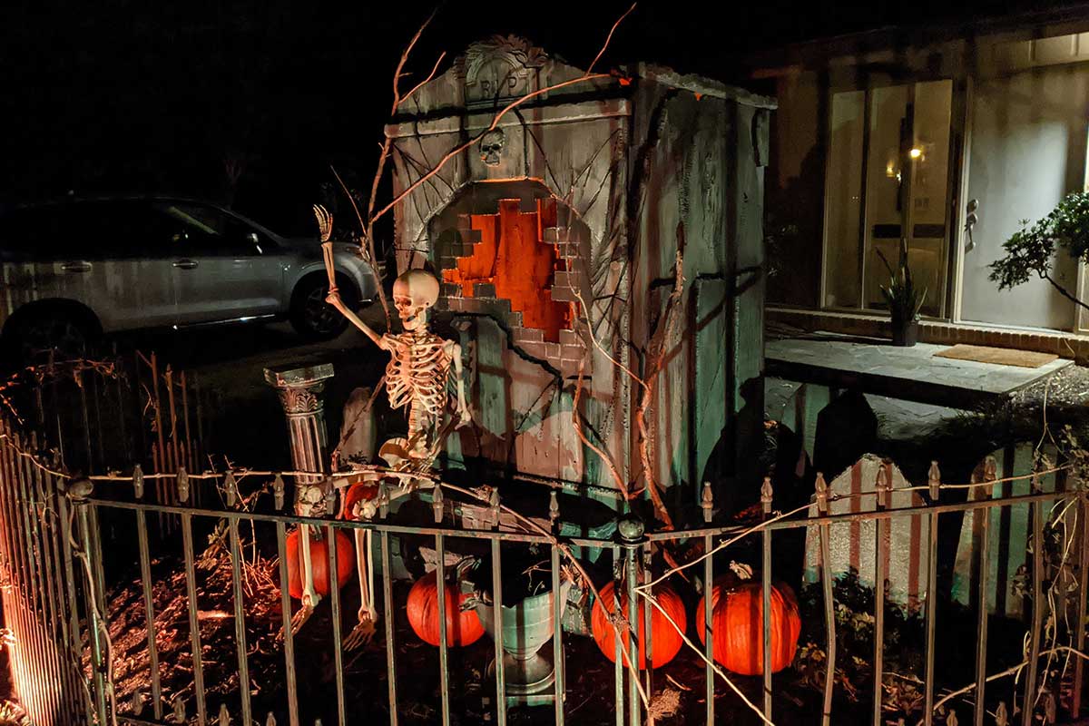 halloween display in annandale