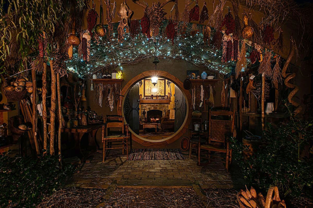 hobbit house airbnb