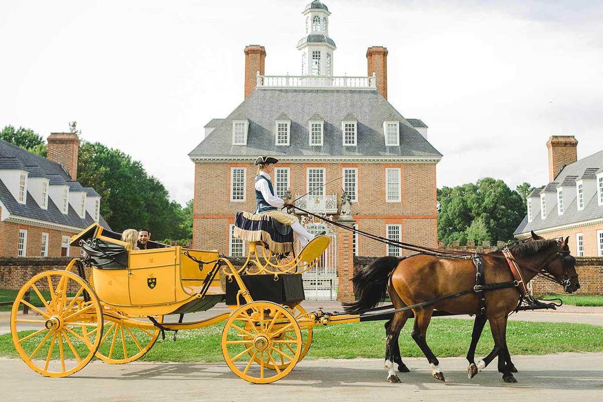 colonial williamsburg horse carriage