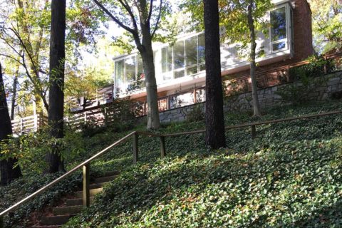 hollin hills home and landscape