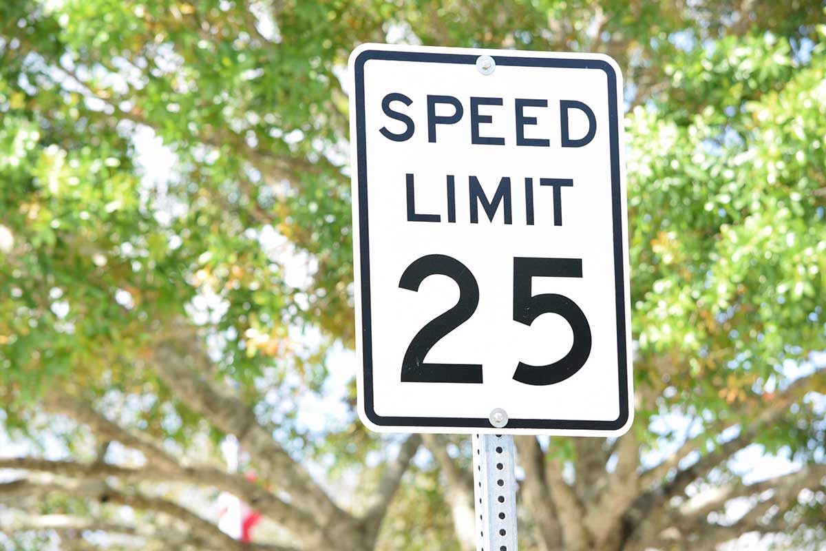 25 mph speed limit sign