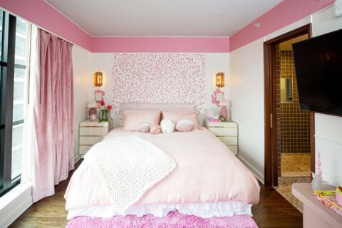 barbiecore hotel suite