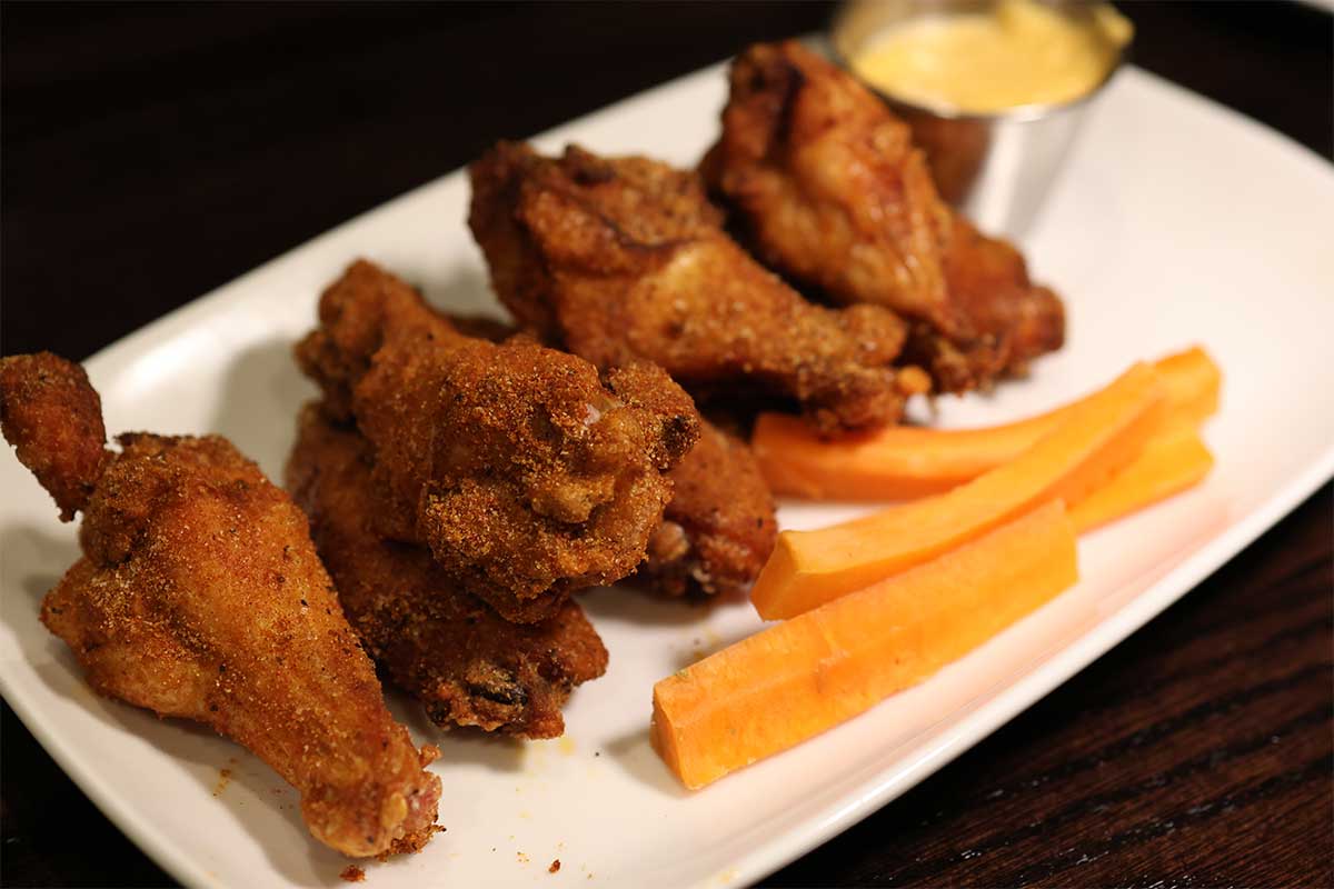 chicken wings at olde dominion tavern