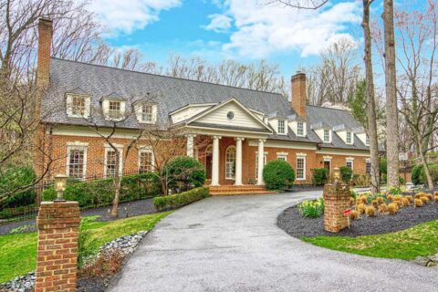 718 Potomac Knolls Dr. mclean exterior
