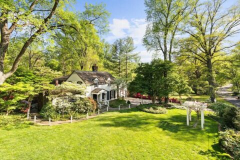 3059 Cedarwood Ln., Falls Church