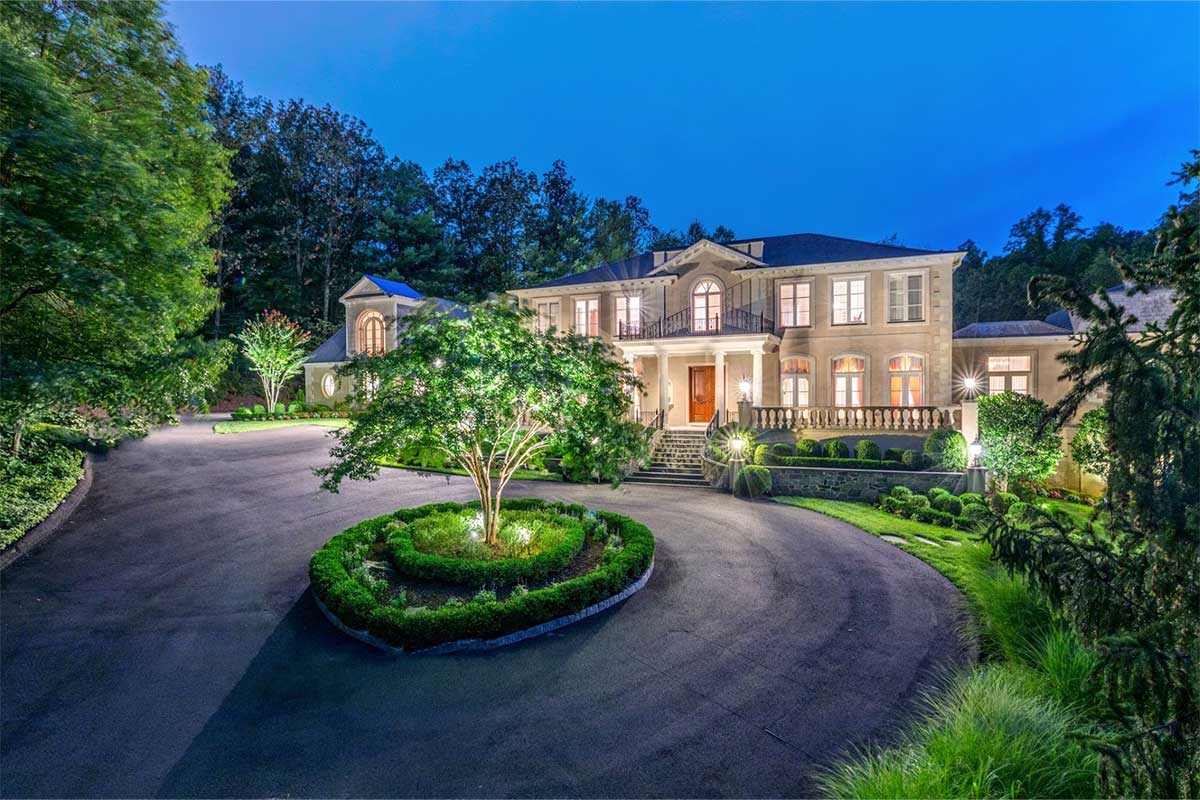 1198 Windrock Dr., McLean exterior