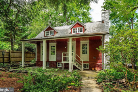 Exterior of Drovers Rest main house