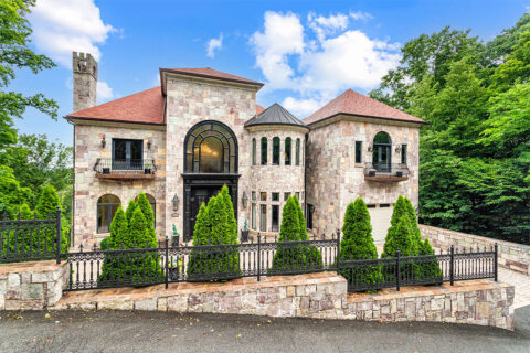 612 Rivercrest Dr.