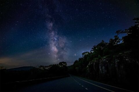milky way over shenandoah national park