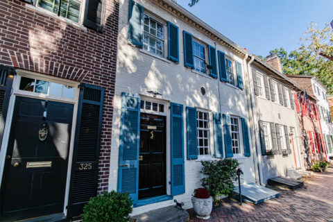 Exterior of 323 Queen St., Alexandria