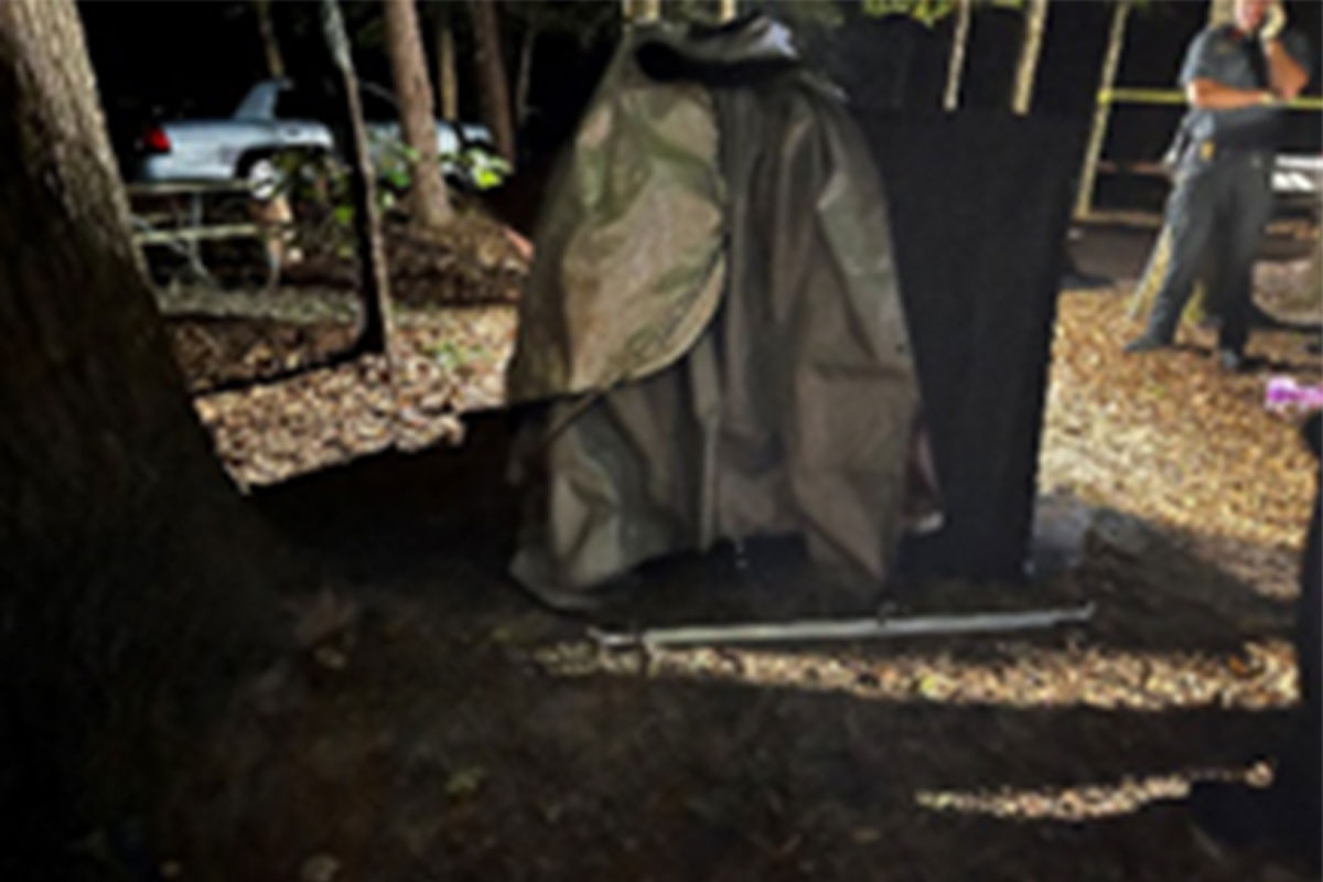 Makeshift tent at Burke Lake Park