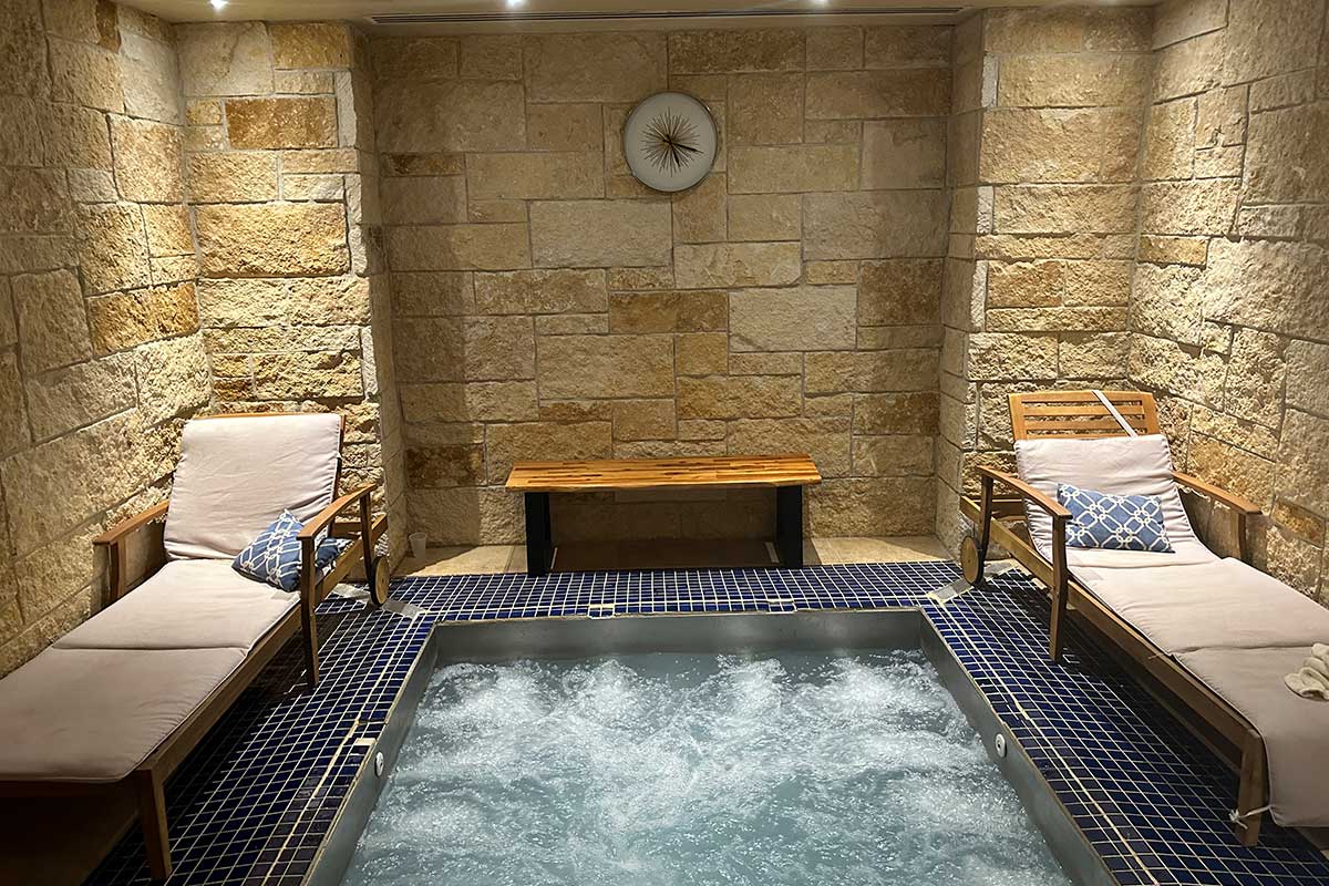 indoor hot tub at Lansdowne resort spa