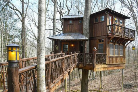 treehouse on VA Creeper Trail