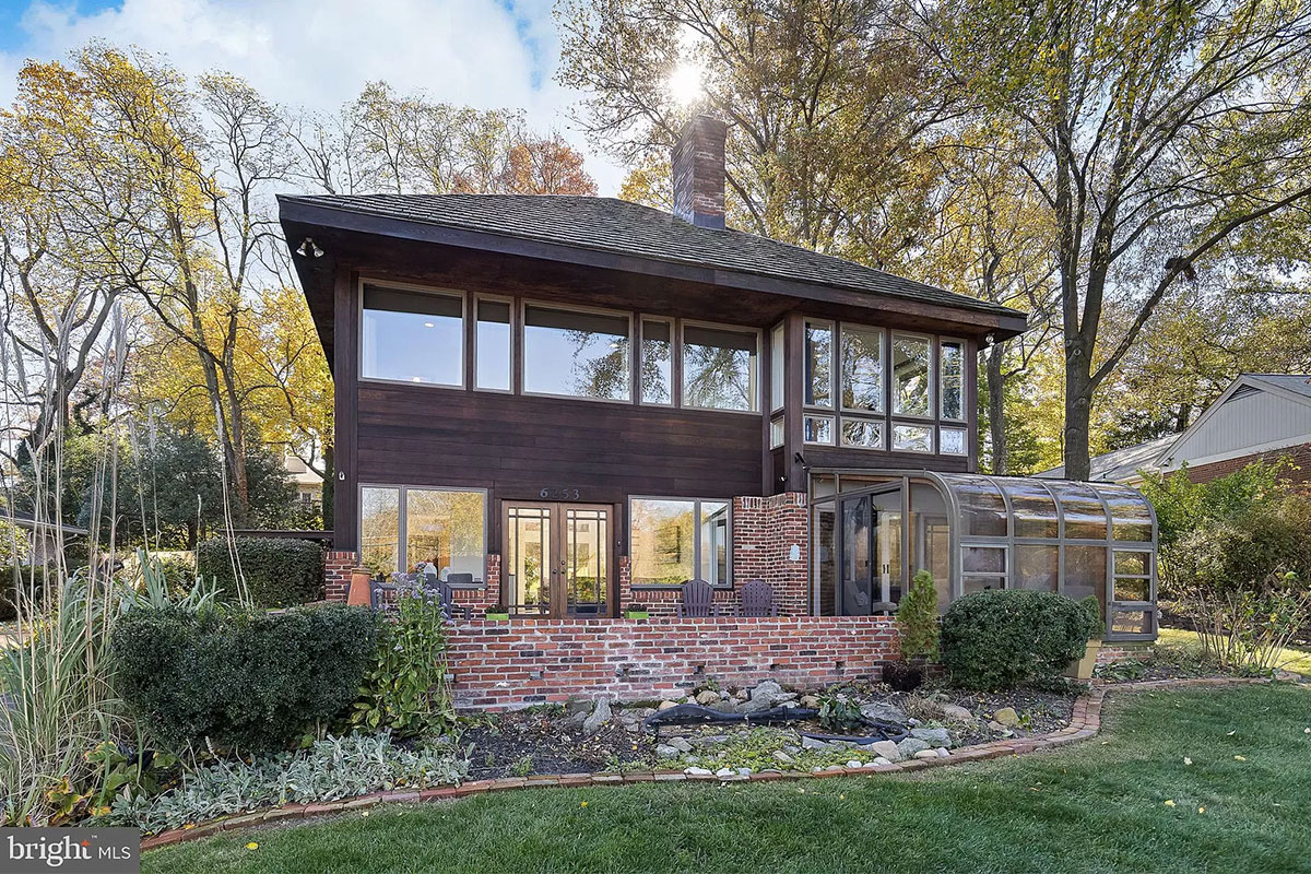 Exterior of 6253 Lakeview Drive