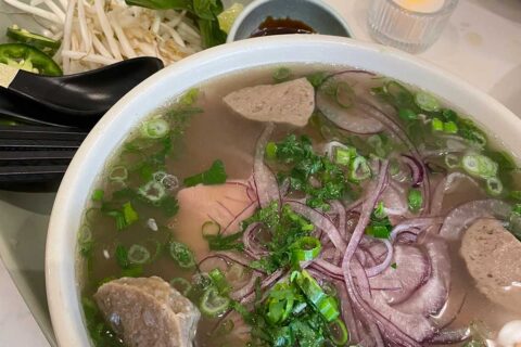pho at eve's garden lounge & bar