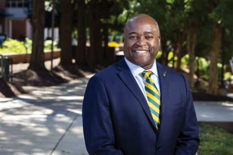 Headshot of Gregory Washington