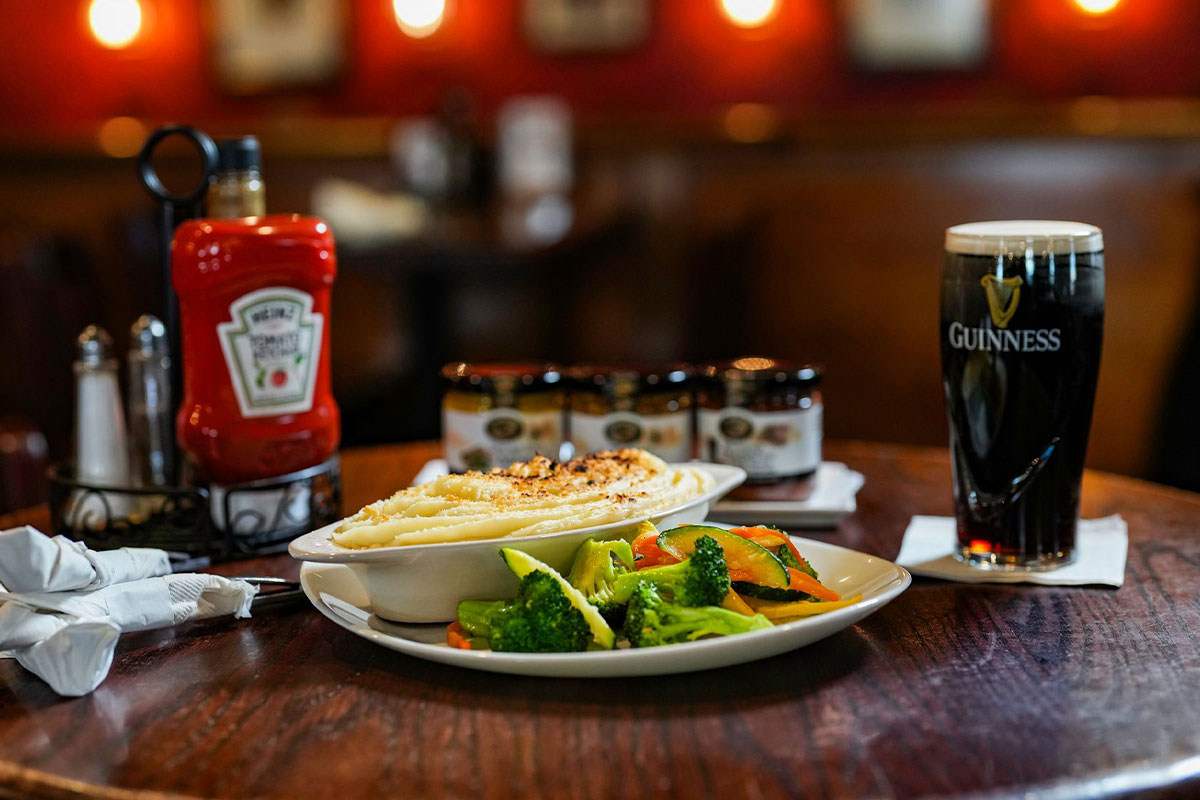 Shepherd's pie and Guiness at Auld Shebeen