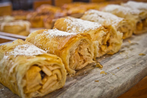 Apple strudel from Roggenart
