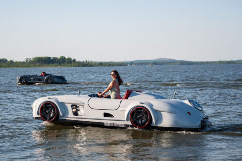 Jetcars on the water in Woodbridge
