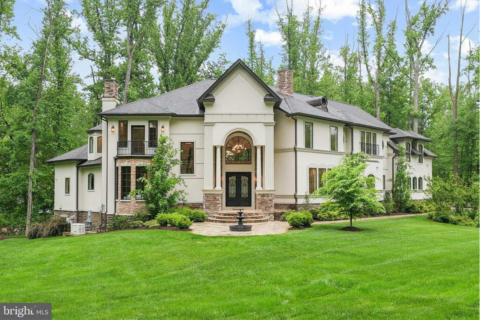 1060 Vista Drive, McLean exterior