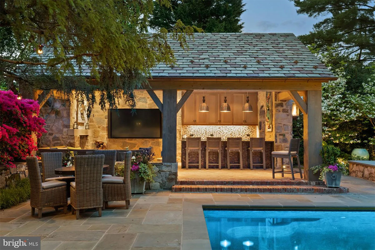Pool area with bar