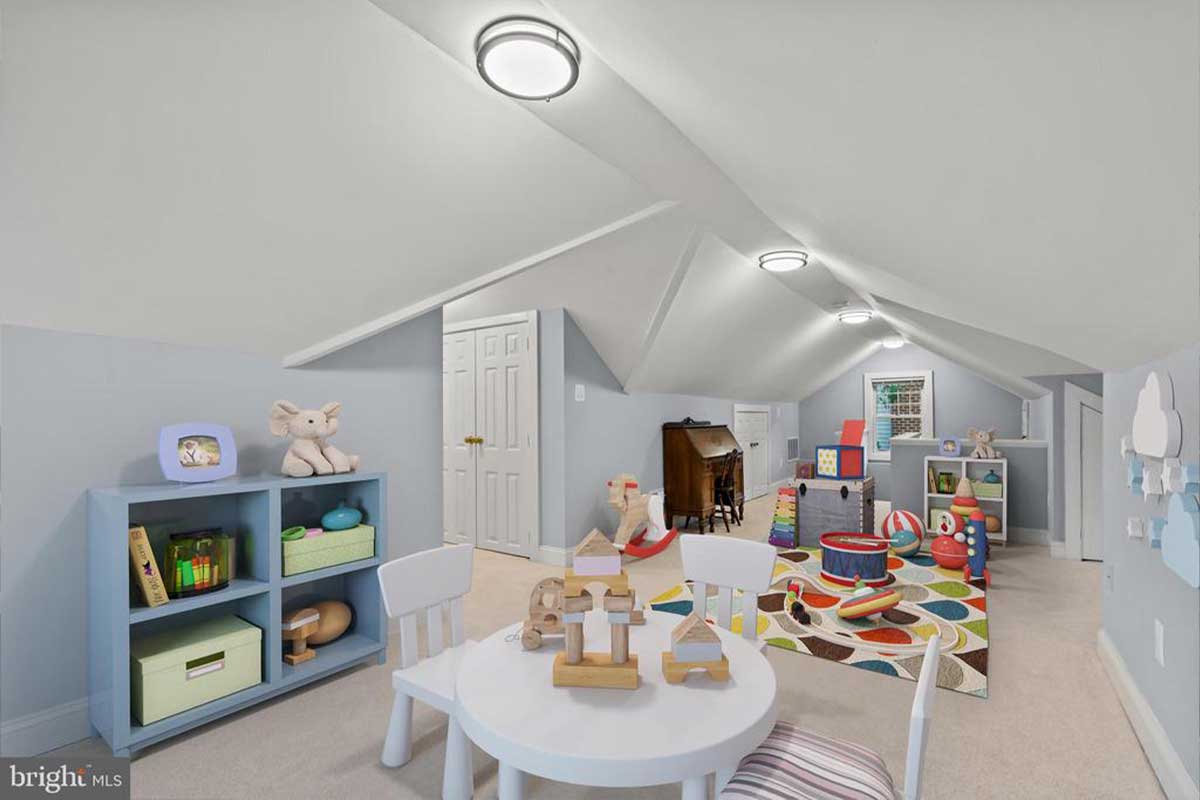 509 Lloyds Ln. on the Market for 3.45M in Alexandria