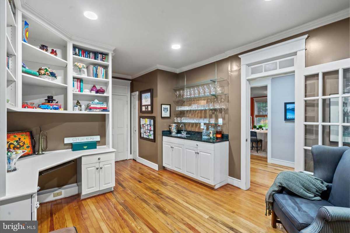 509 Lloyds Ln. on the Market for 3.45M in Alexandria