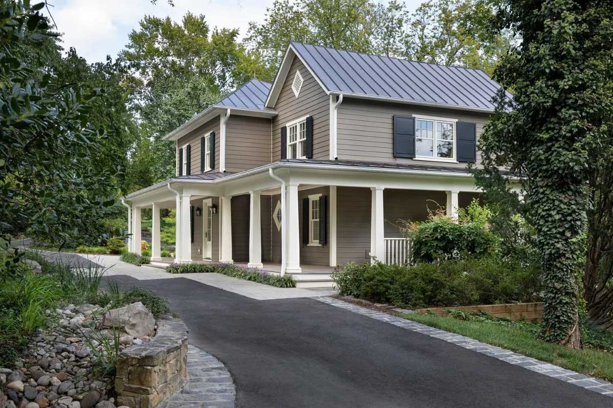 guest house at 7979 E. Boulevard Dr., Alexandria