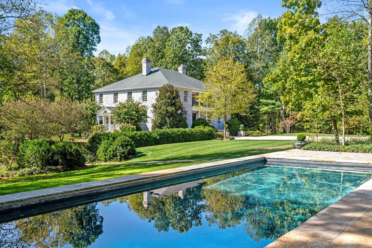 Listing for 9055 Harts Mill Rd., McLean mansion and pool
