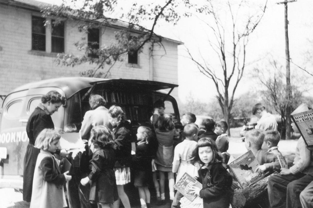 Road to Reading: Fairfax County's Bookmobile