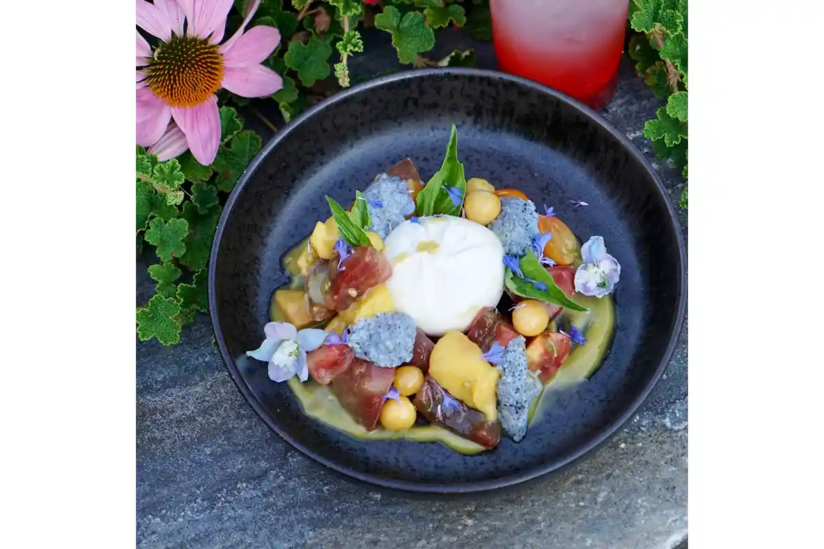 Peach salad