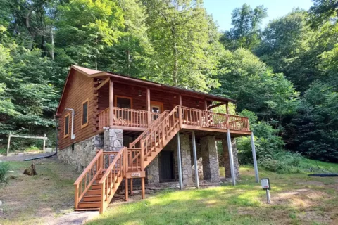 cabin airbnb in West Virginia